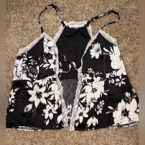 American Eagle . Black and White Floral Women's Top